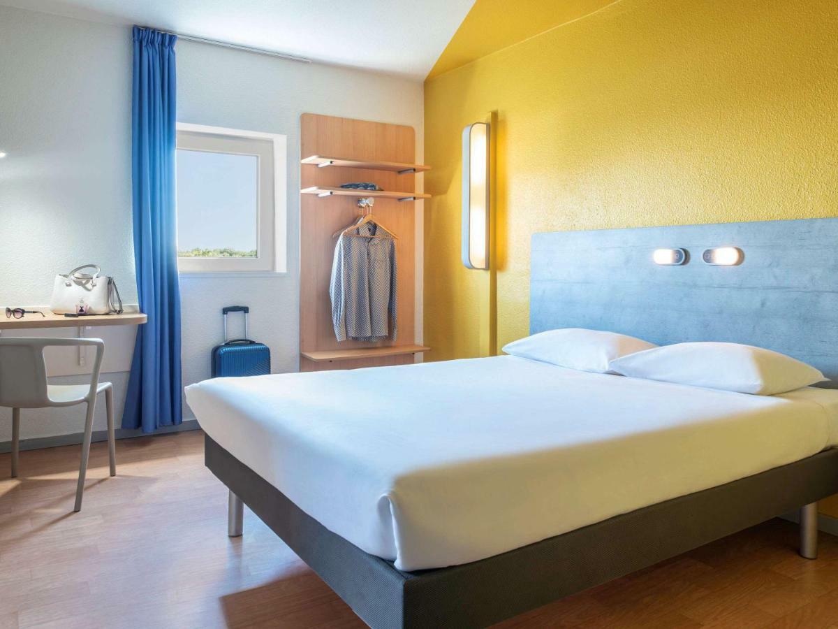 Ibis Budget Grigny Centre Exterior foto